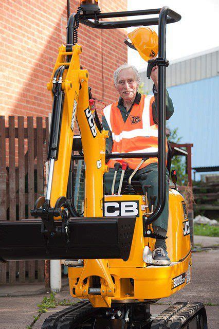 mini digger training nottingham|mini excavator training course.